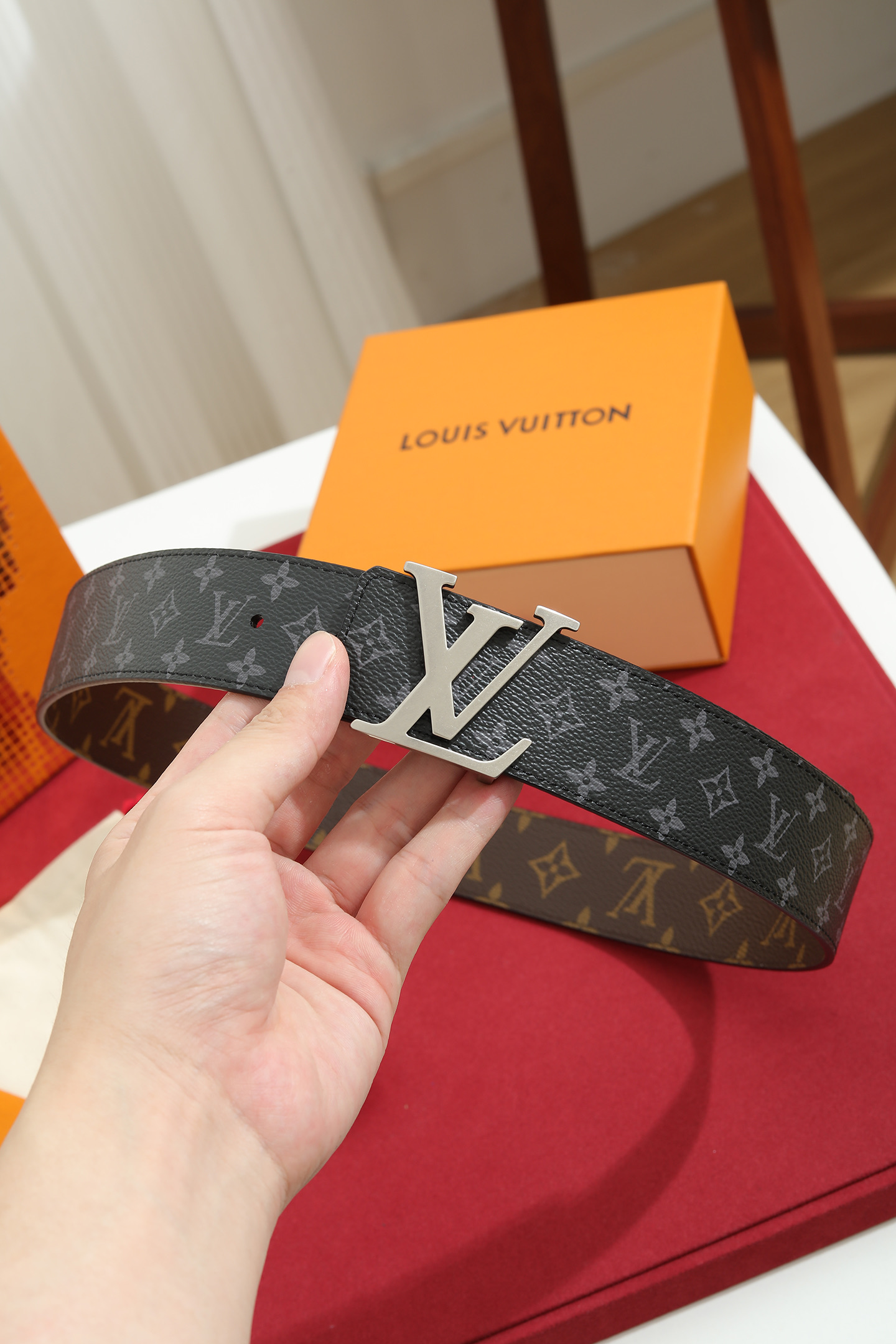 LV 高仿男款 Monogram Eclipse 銀色LV扣頭皮帶 時尚百搭款| 9 LV 高仿男款 Monogram Eclipse 銀色LV扣頭皮帶 時尚百搭款