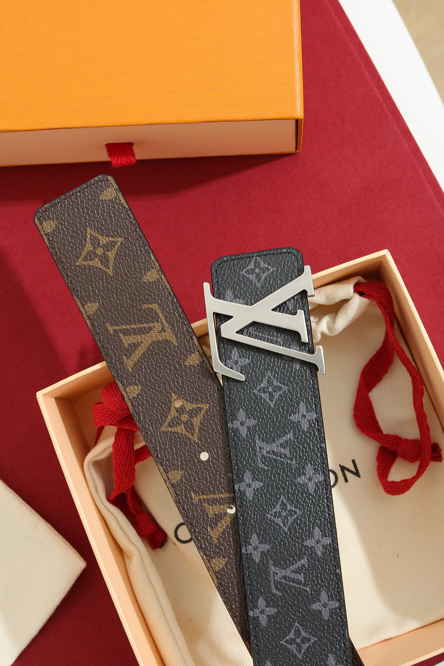 LV 高仿男款 Monogram Eclipse 銀色LV扣頭皮帶 時尚百搭款| 8 LV 高仿男款 Monogram Eclipse 銀色LV扣頭皮帶 時尚百搭款