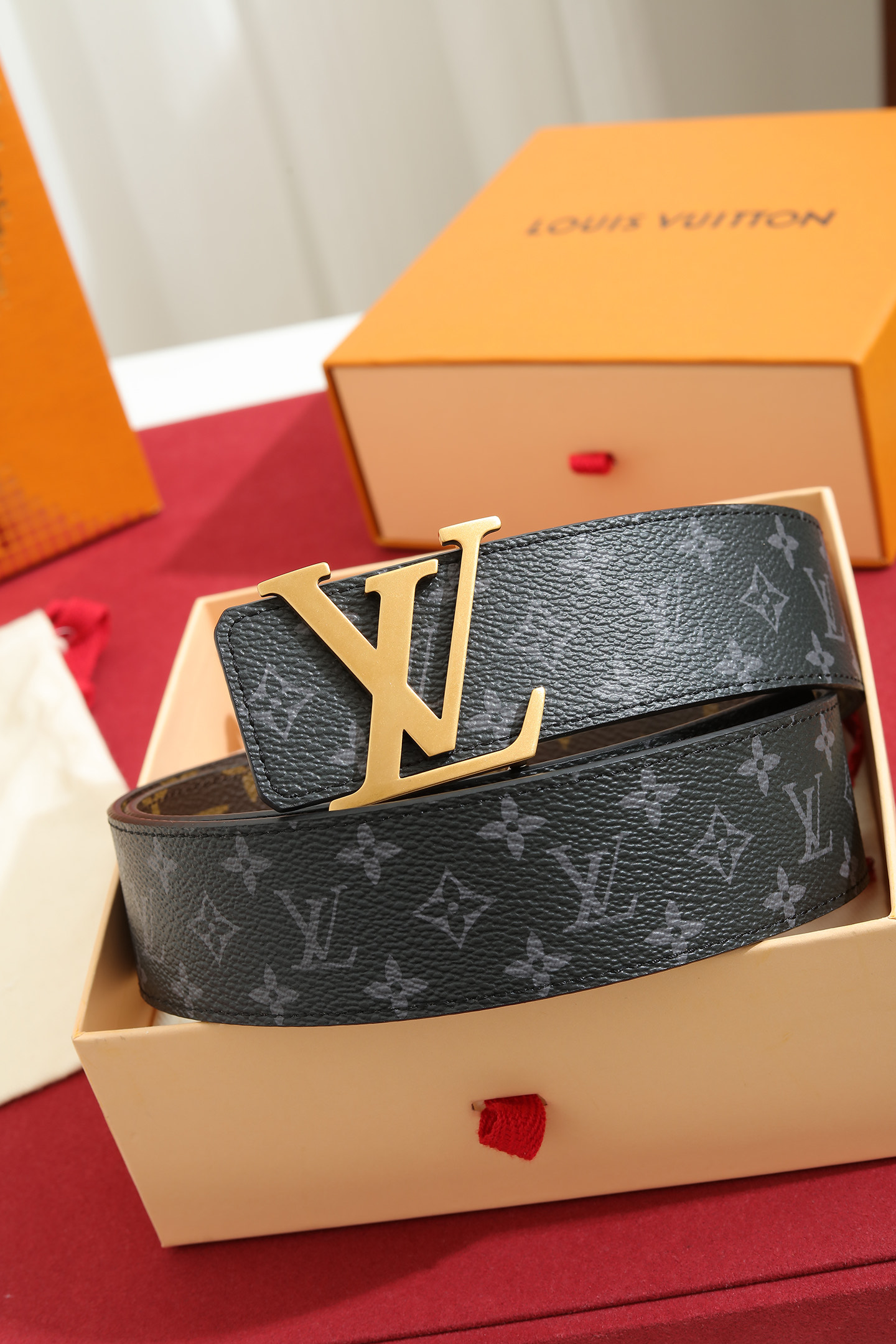LV 復刻男款 Monogram Eclipse 金色LV扣頭皮帶 經典商務款