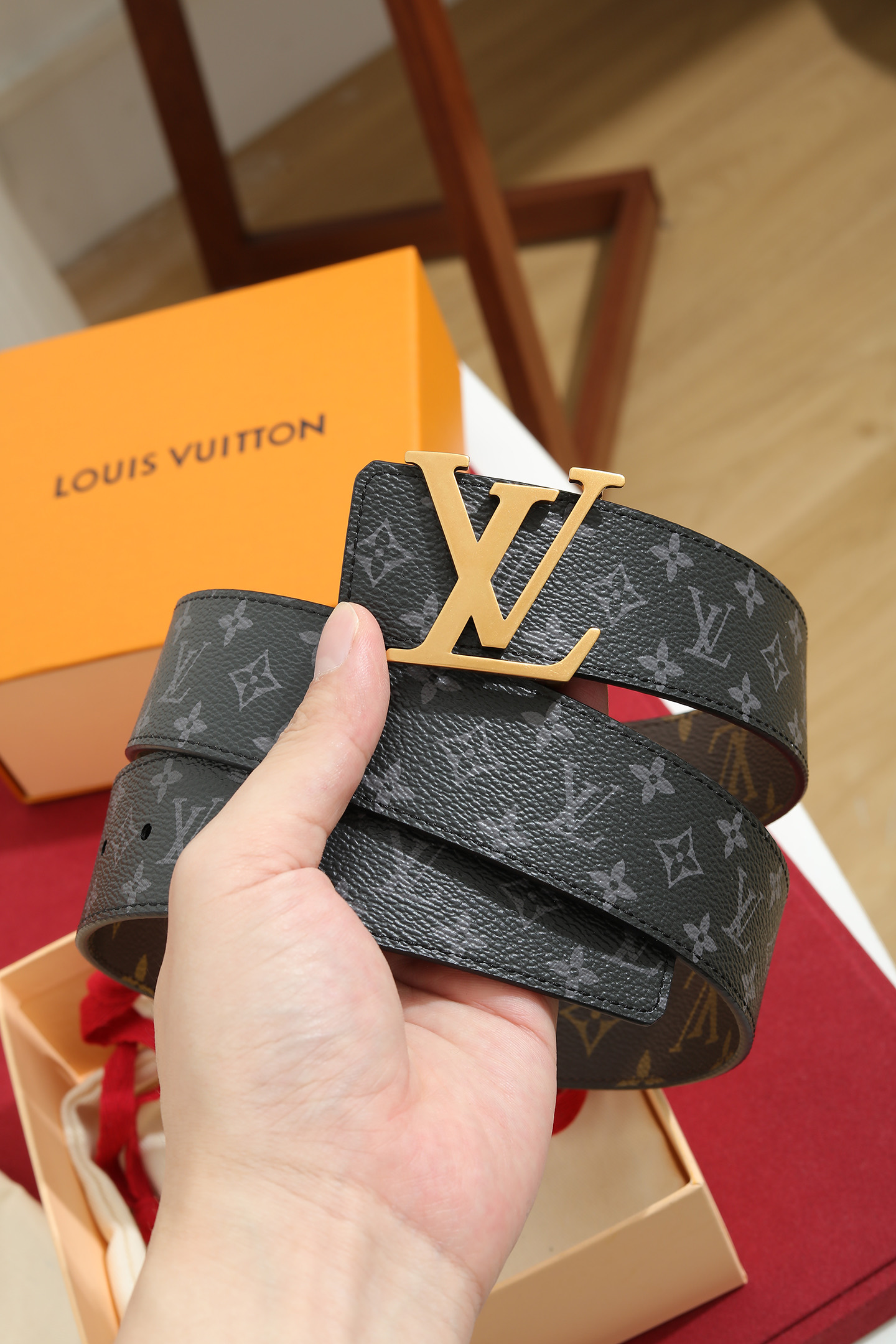 LV 復刻男款 Monogram Eclipse 金色LV扣頭皮帶 經典商務款| 14 LV 復刻男款 Monogram Eclipse 金色LV扣頭皮帶 經典商務款