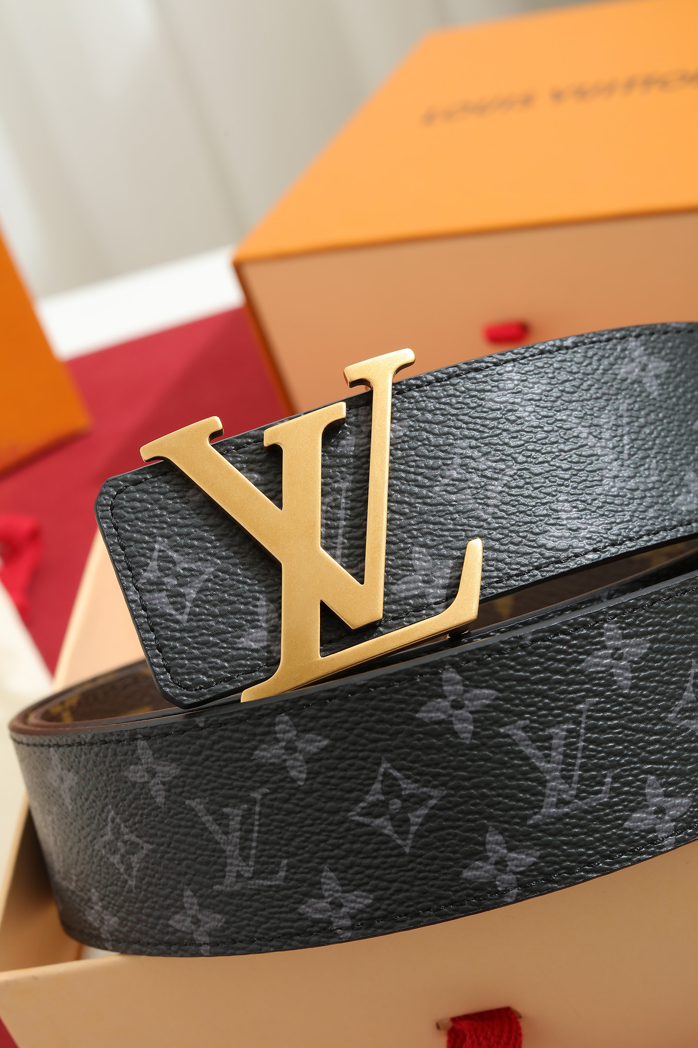 LV 復刻男款 Monogram Eclipse 金色LV扣頭皮帶 經典商務款| 13 LV 復刻男款 Monogram Eclipse 金色LV扣頭皮帶 經典商務款