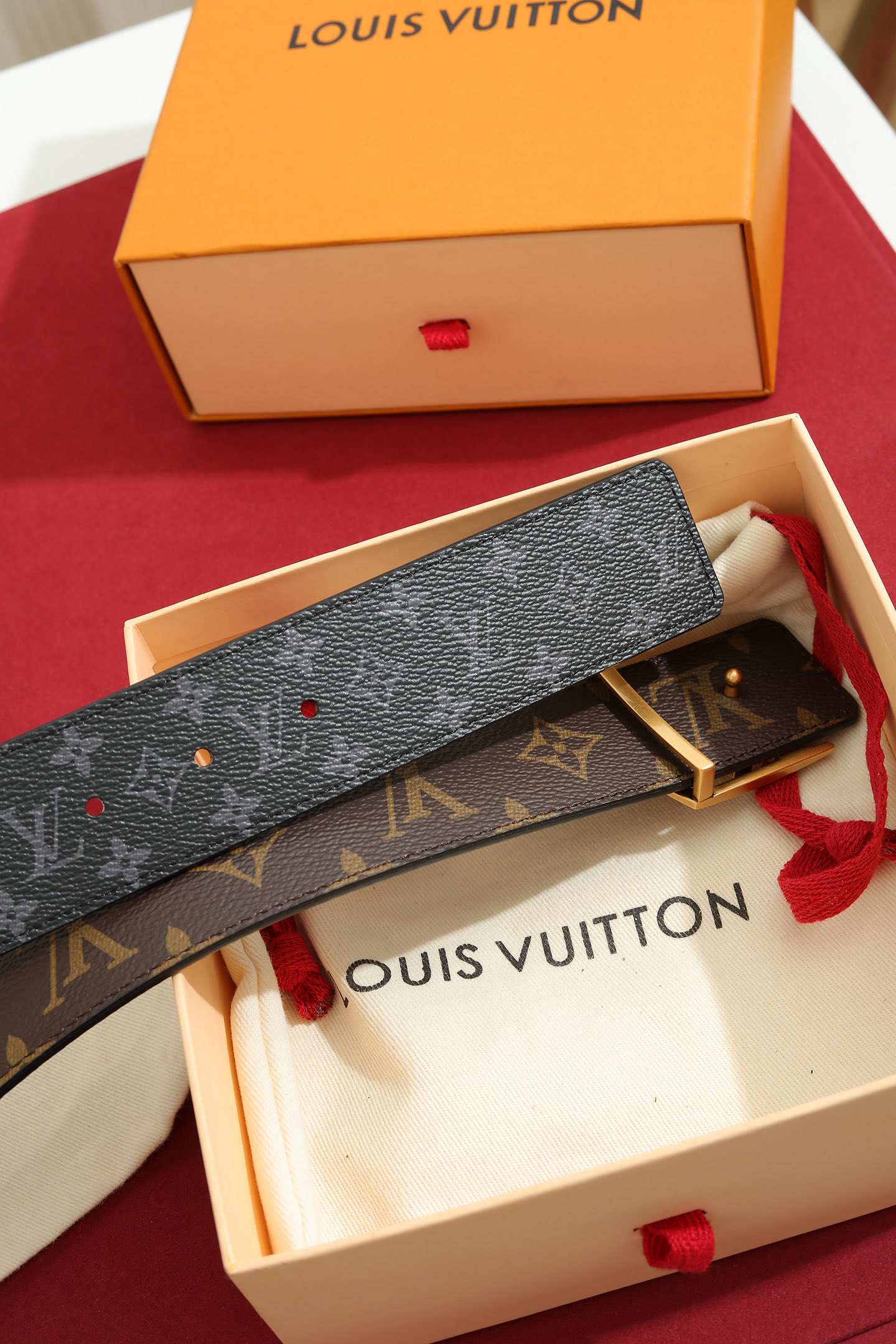 LV 復刻男款 Monogram Eclipse 金色LV扣頭皮帶 經典商務款| 8 LV 復刻男款 Monogram Eclipse 金色LV扣頭皮帶 經典商務款