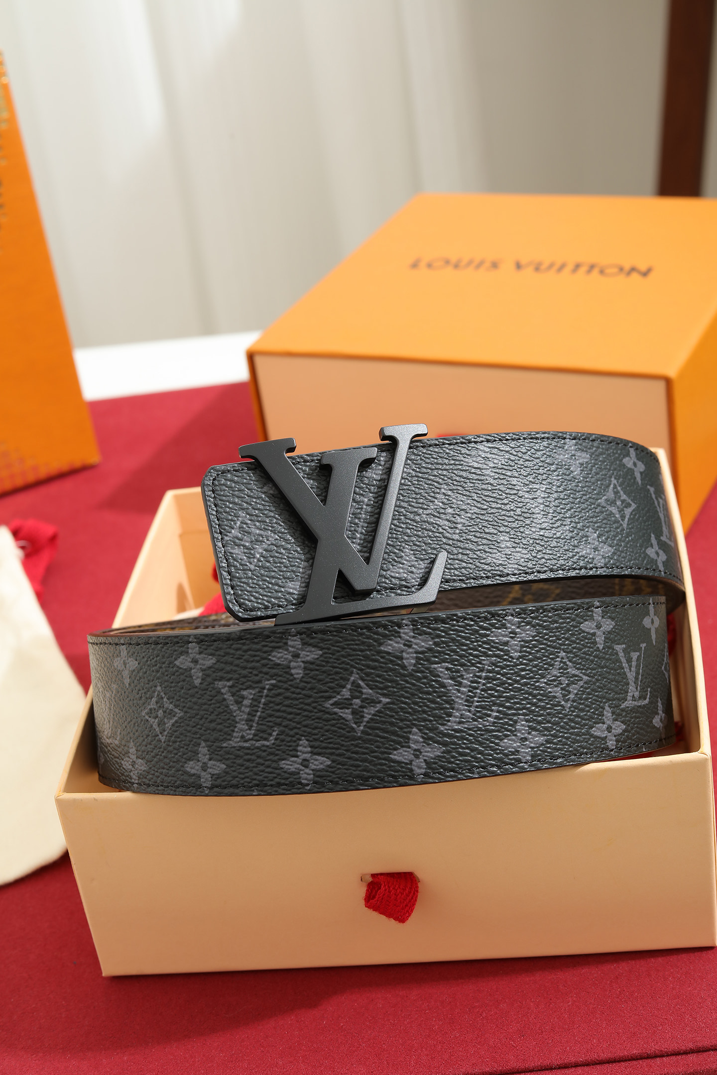 LV 一比一男款 Monogram Eclipse 黑色LV扣頭皮帶 潮流百搭款