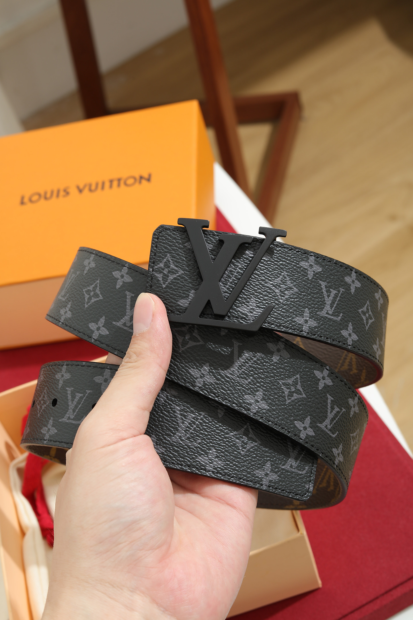 LV 一比一男款 Monogram Eclipse 黑色LV扣頭皮帶 潮流百搭款