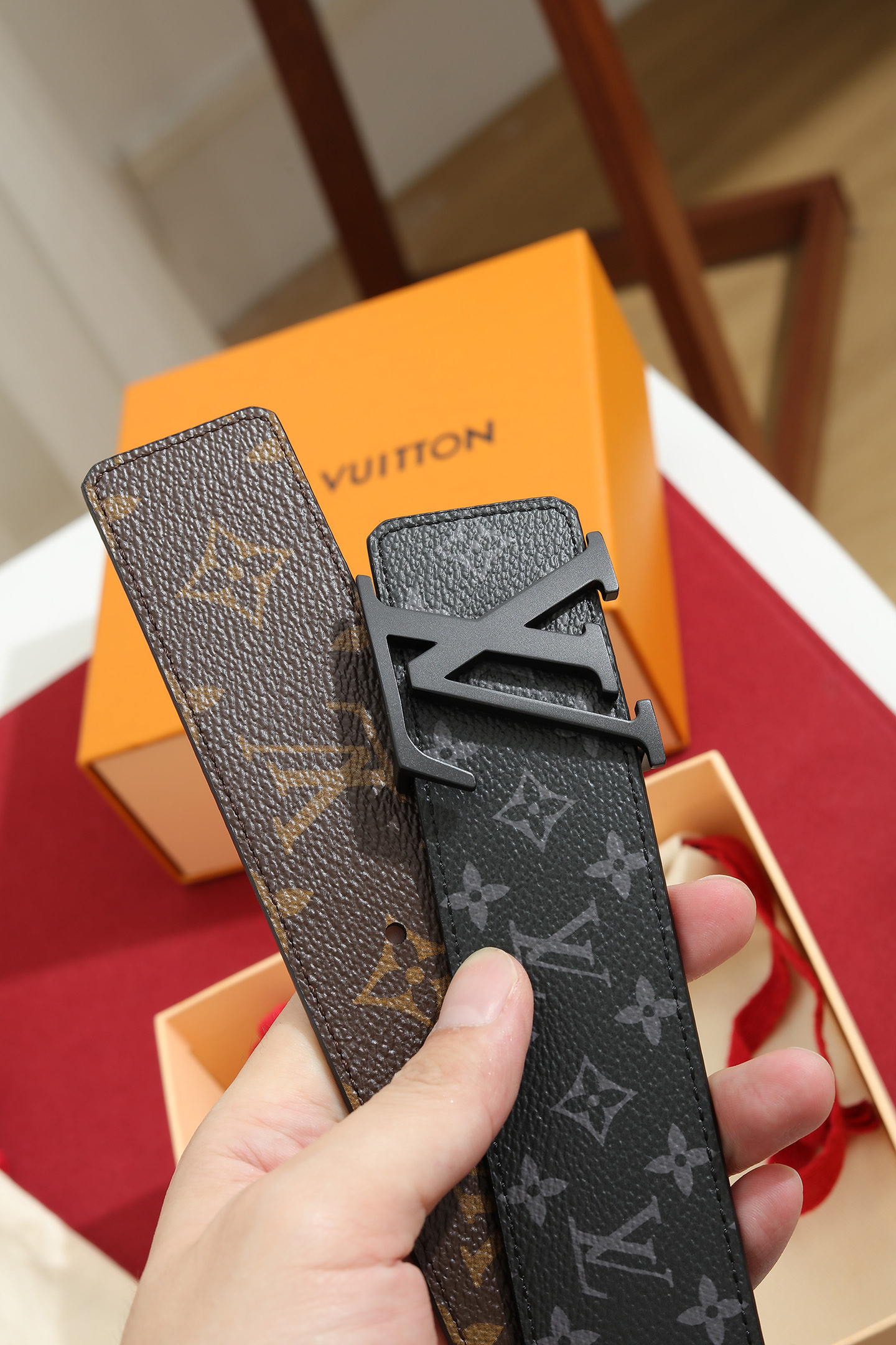 LV 一比一男款 Monogram Eclipse 黑色LV扣頭皮帶 潮流百搭款
