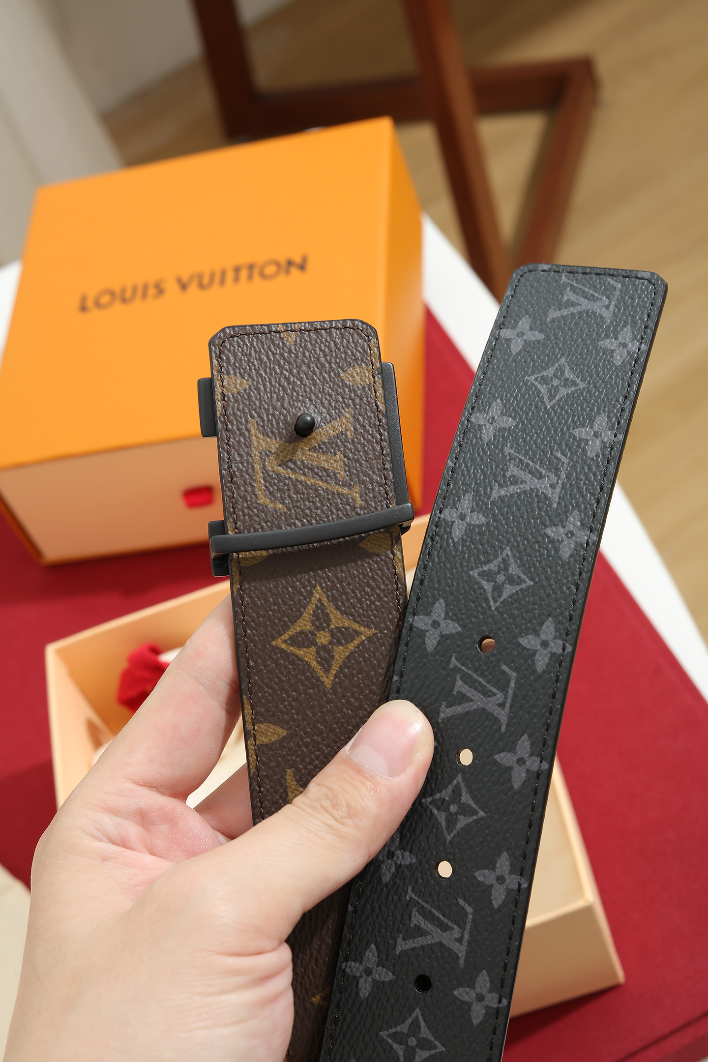 LV 一比一男款 Monogram Eclipse 黑色LV扣頭皮帶 潮流百搭款