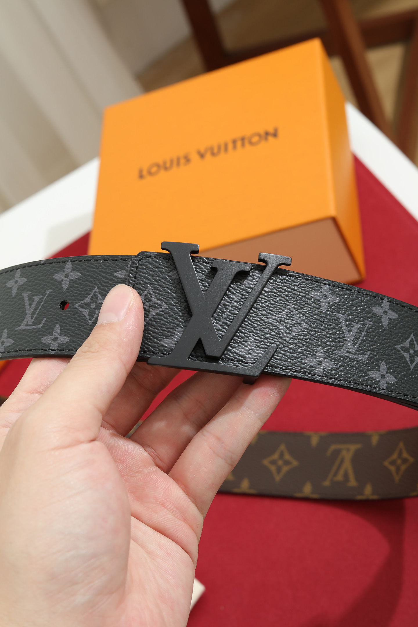 LV 一比一男款 Monogram Eclipse 黑色LV扣頭皮帶 潮流百搭款