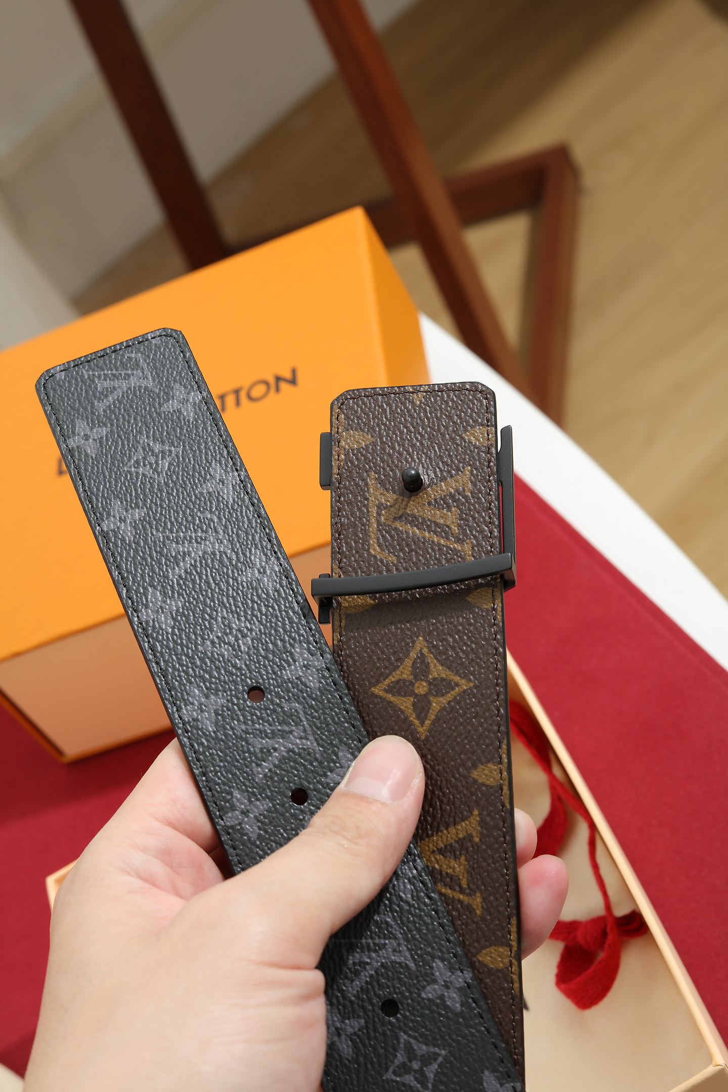 LV 一比一男款 Monogram Eclipse 黑色LV扣頭皮帶 潮流百搭款