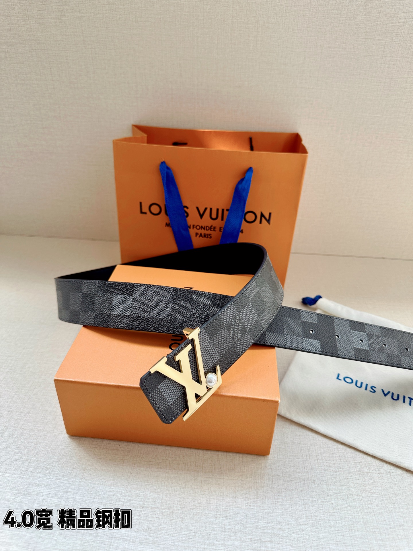 LV 原單男款 Damier Graphite 珍珠LV扣頭皮帶 商務時尚款| 10 LV 原單男款 Damier Graphite 珍珠LV扣頭皮帶 商務時尚款