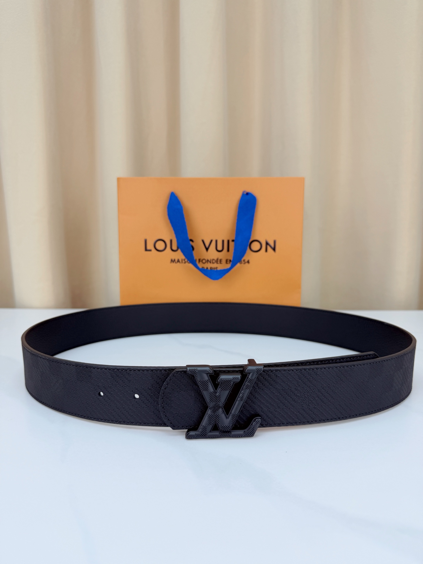 LV 一比一男款 Taiga 全黑LV扣頭皮帶 潮流商務款