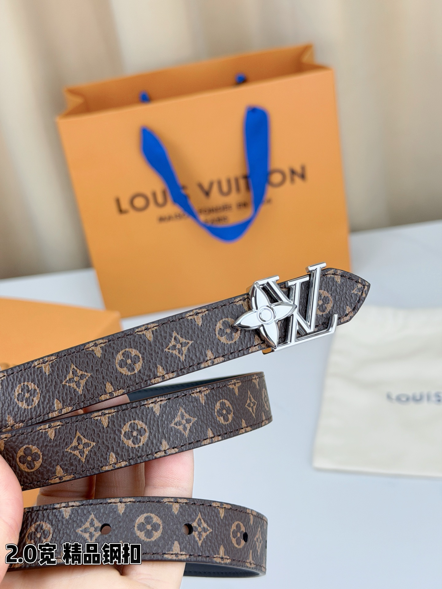 LV 高仿女款 Monogram 細版金扣腰帶 百搭氣質款| 10 LV 高仿女款 Monogram 細版金扣腰帶 百搭氣質款