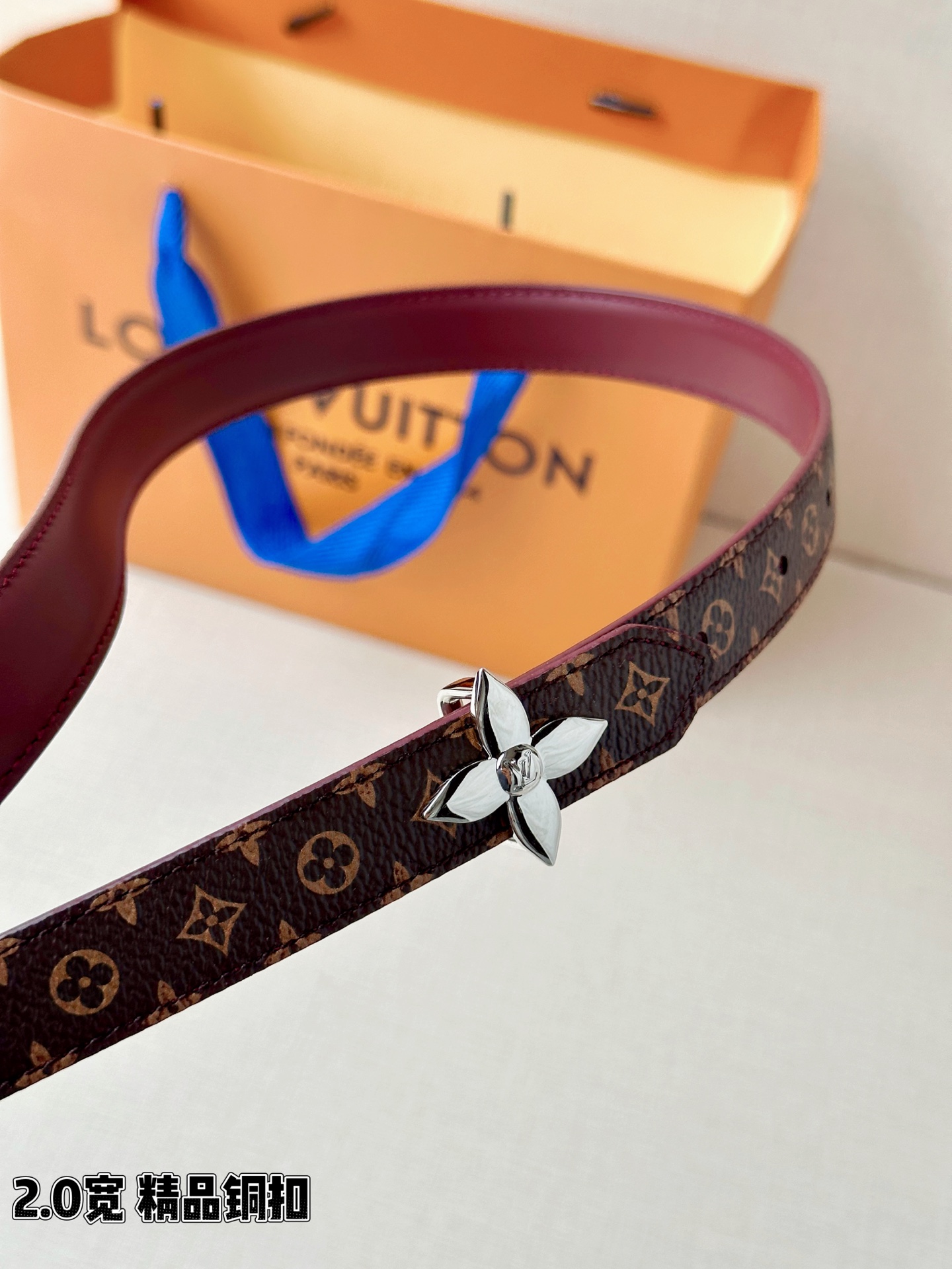 LV 一比一女款 Monogram 花朵扣細版腰帶 氣質穿搭款