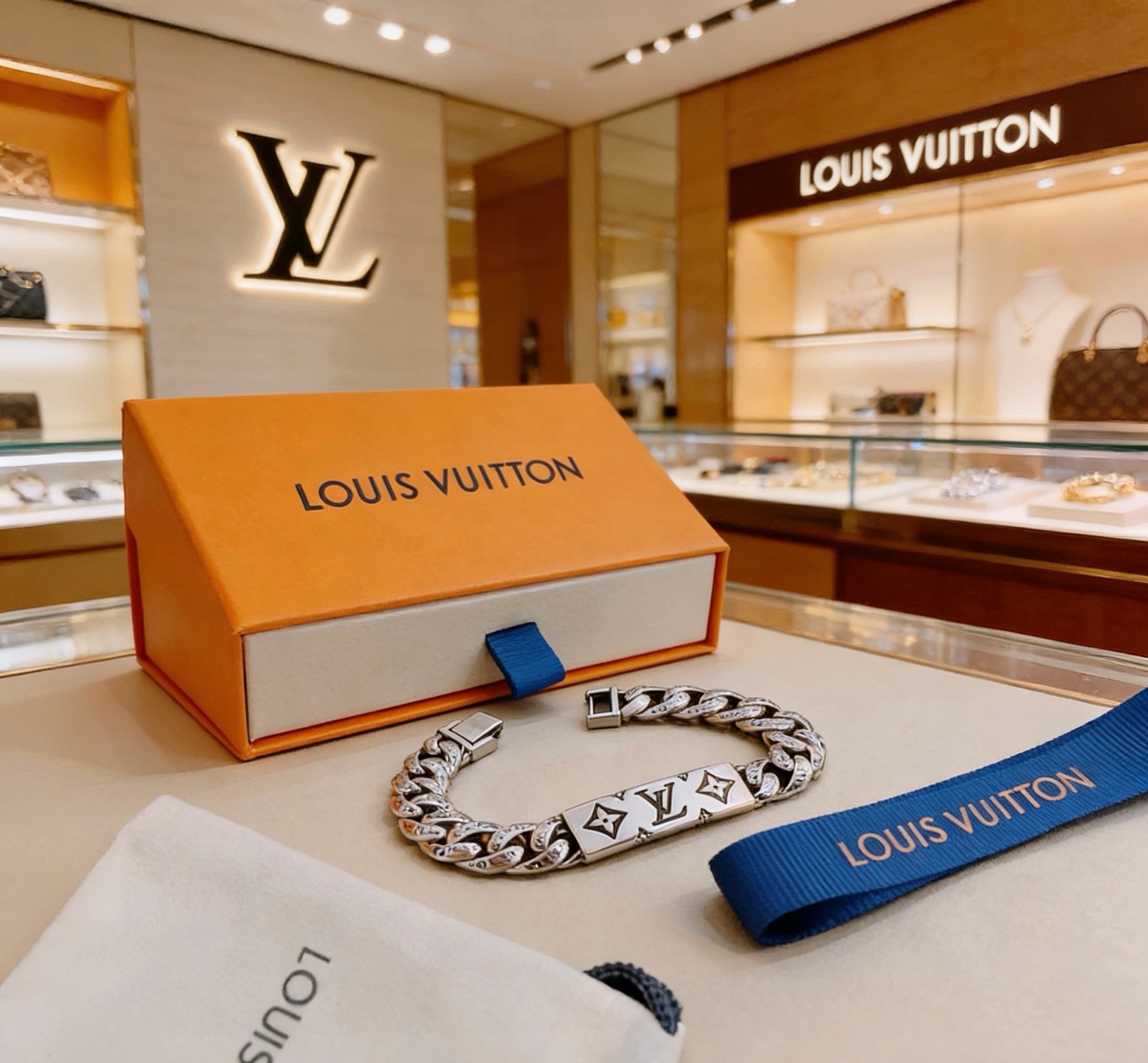 LV高仿链条手链银色金属手环潮流男士百搭饰品