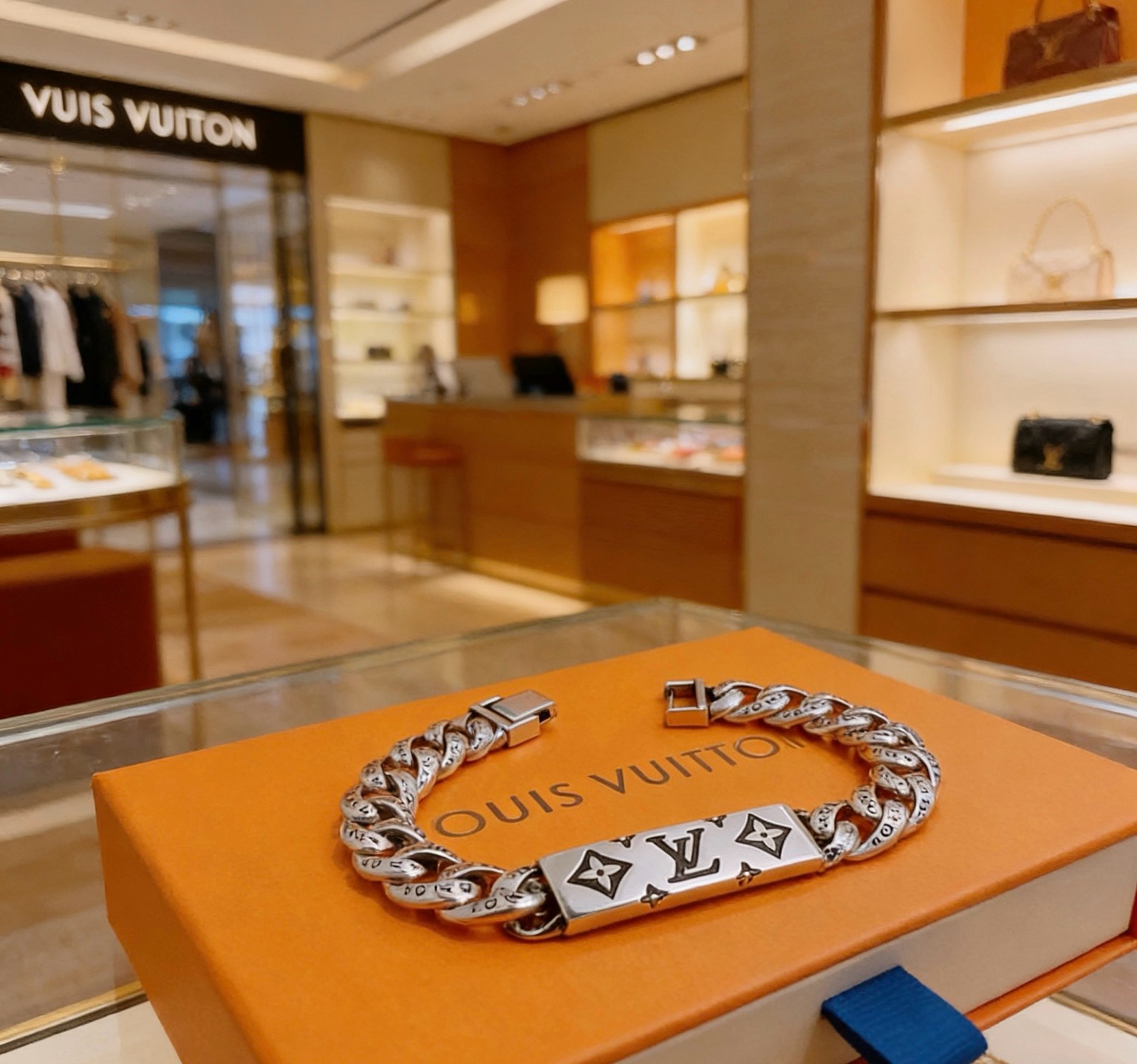 LV高仿链条手链银色金属手环潮流男士百搭饰品