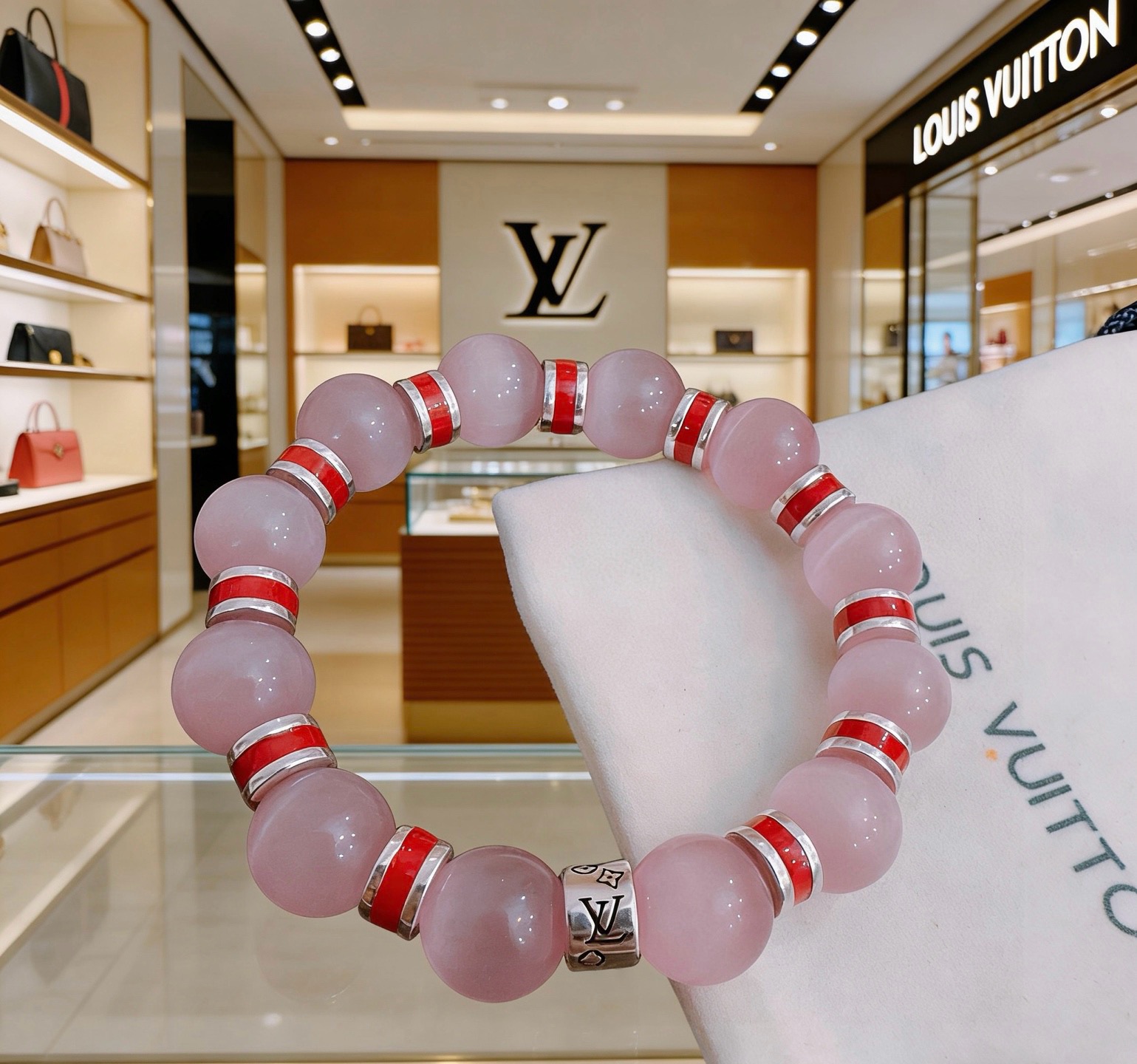 LV一比一粉色珠串手链时尚甜美风饰品女款高级复刻