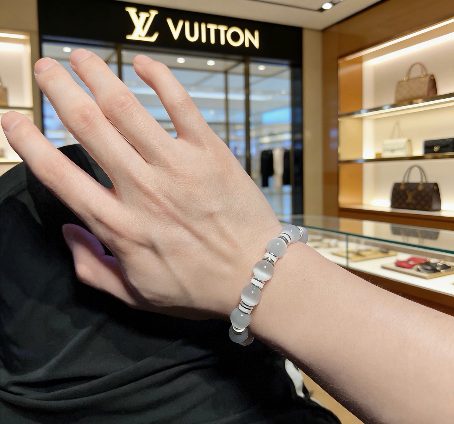 LV高仿灰白珠串手链简约百搭饰品男女通用款