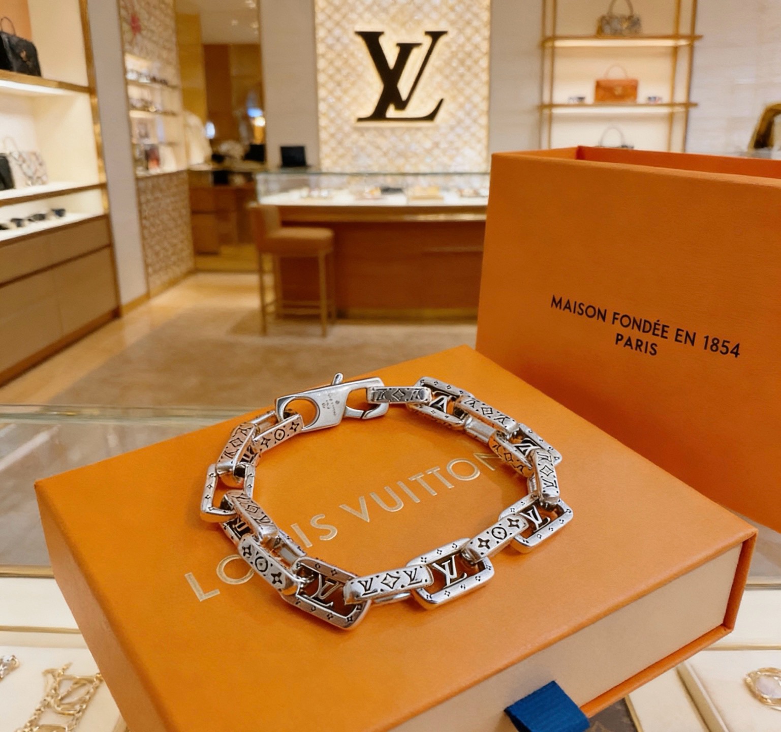 LV高仿金属链条手链复古风雕刻设计男士潮流饰品