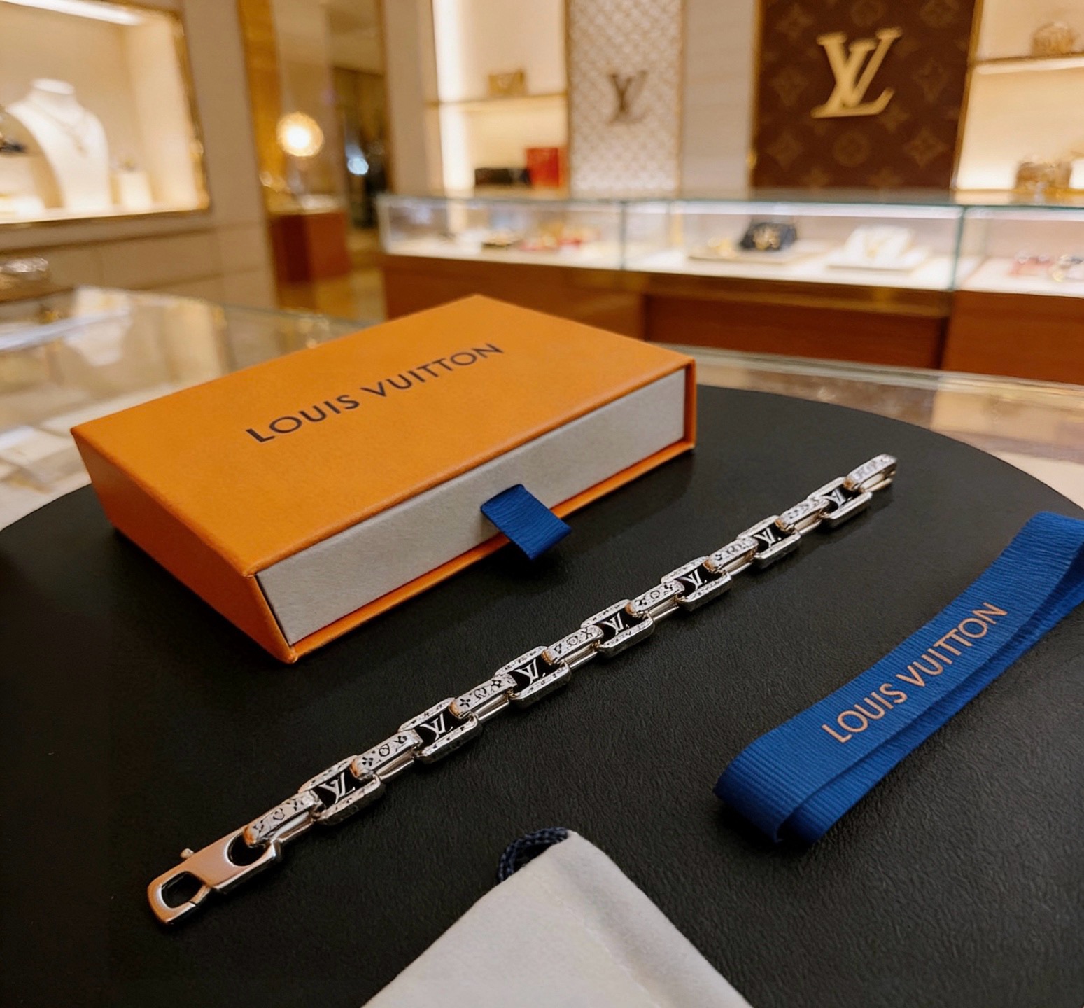 LV高仿金属链条手链复古风雕刻设计男士潮流饰品