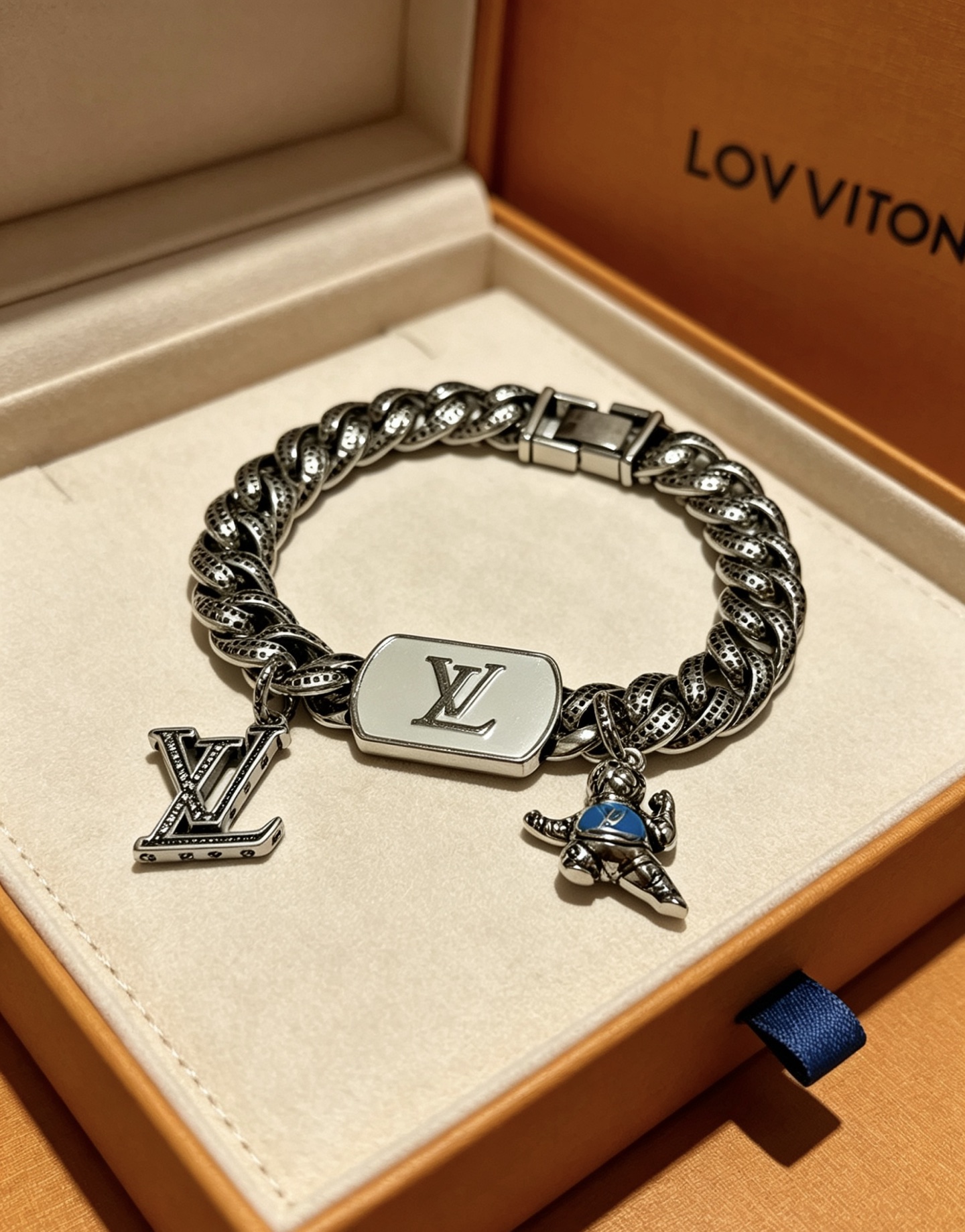 LV高仿男女款粗鍊手鍊潮流設計金屬質感個性百搭款