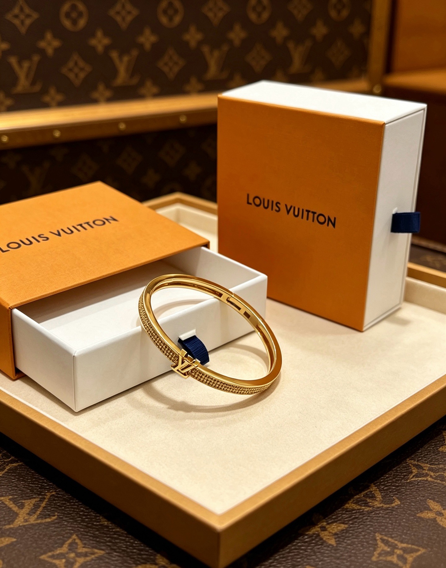 LV A貨女士金色細鑽手鐲優雅氣質設計輕奢百搭款