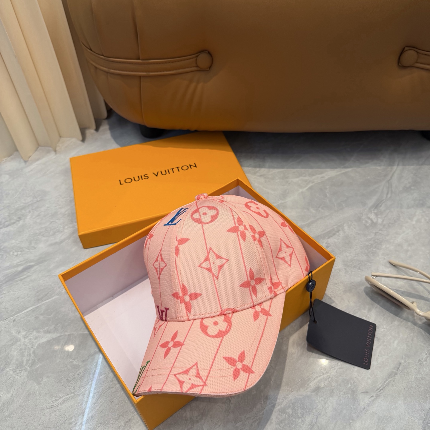 LV 原單 女款 粉色滿版老花棒球帽 時尚亮眼款| 14 LV 原單 女款 粉色滿版老花棒球帽 時尚亮眼款