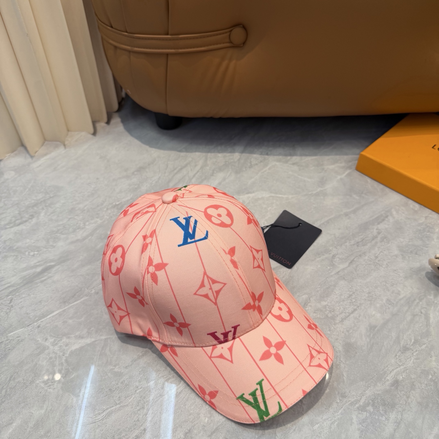 LV 原單 女款 粉色滿版老花棒球帽 時尚亮眼款| 9 LV 原單 女款 粉色滿版老花棒球帽 時尚亮眼款