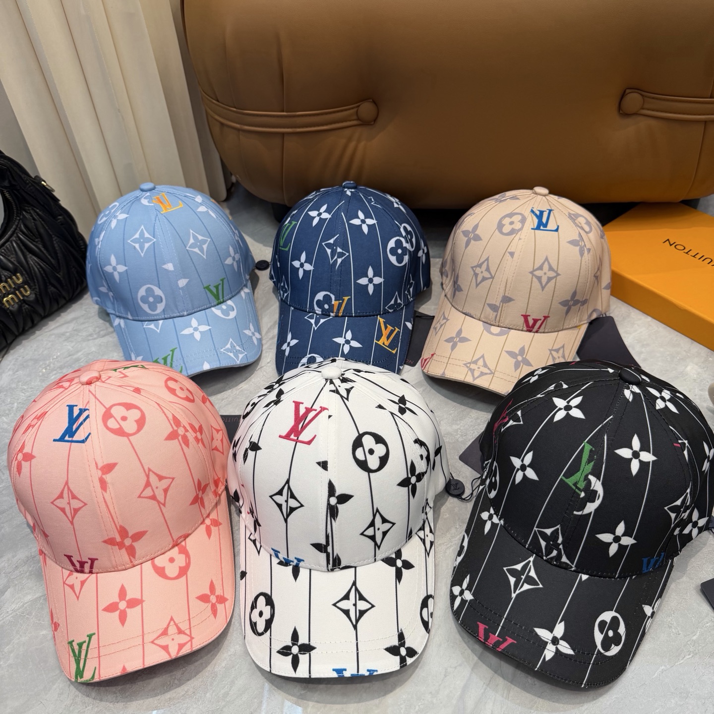 LV 原單 女款 粉色滿版老花棒球帽 時尚亮眼款| 7 LV 原單 女款 粉色滿版老花棒球帽 時尚亮眼款