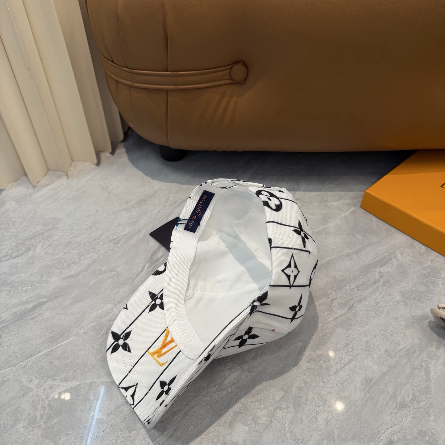 LV 復刻 男/女款 白色滿版老花棒球帽 清新簡約風| 12 LV 復刻 男/女款 白色滿版老花棒球帽 清新簡約風