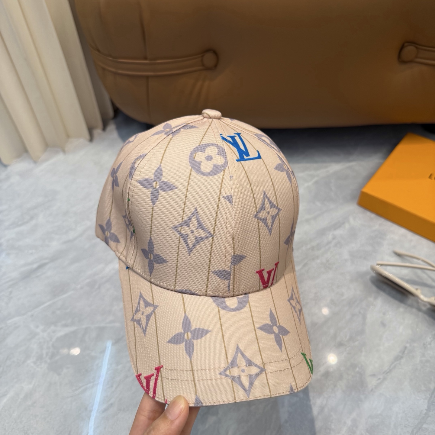 LV 一比一 男/女款 米色滿版老花棒球帽 清新百搭款| 11 LV 一比一 男/女款 米色滿版老花棒球帽 清新百搭款