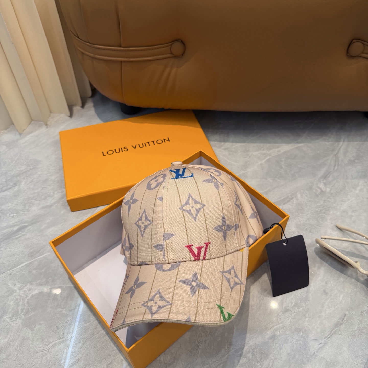 LV 一比一 男/女款 米色滿版老花棒球帽 清新百搭款| 10 LV 一比一 男/女款 米色滿版老花棒球帽 清新百搭款