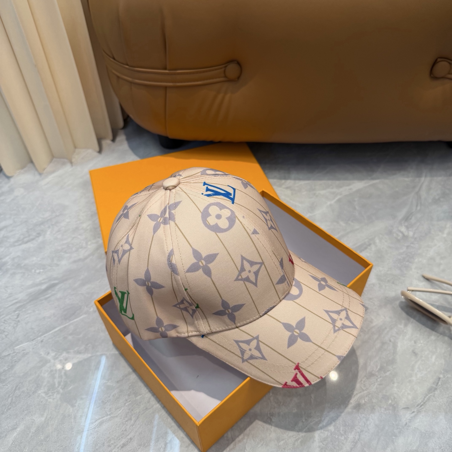 LV 一比一 男/女款 米色滿版老花棒球帽 清新百搭款| 8 LV 一比一 男/女款 米色滿版老花棒球帽 清新百搭款