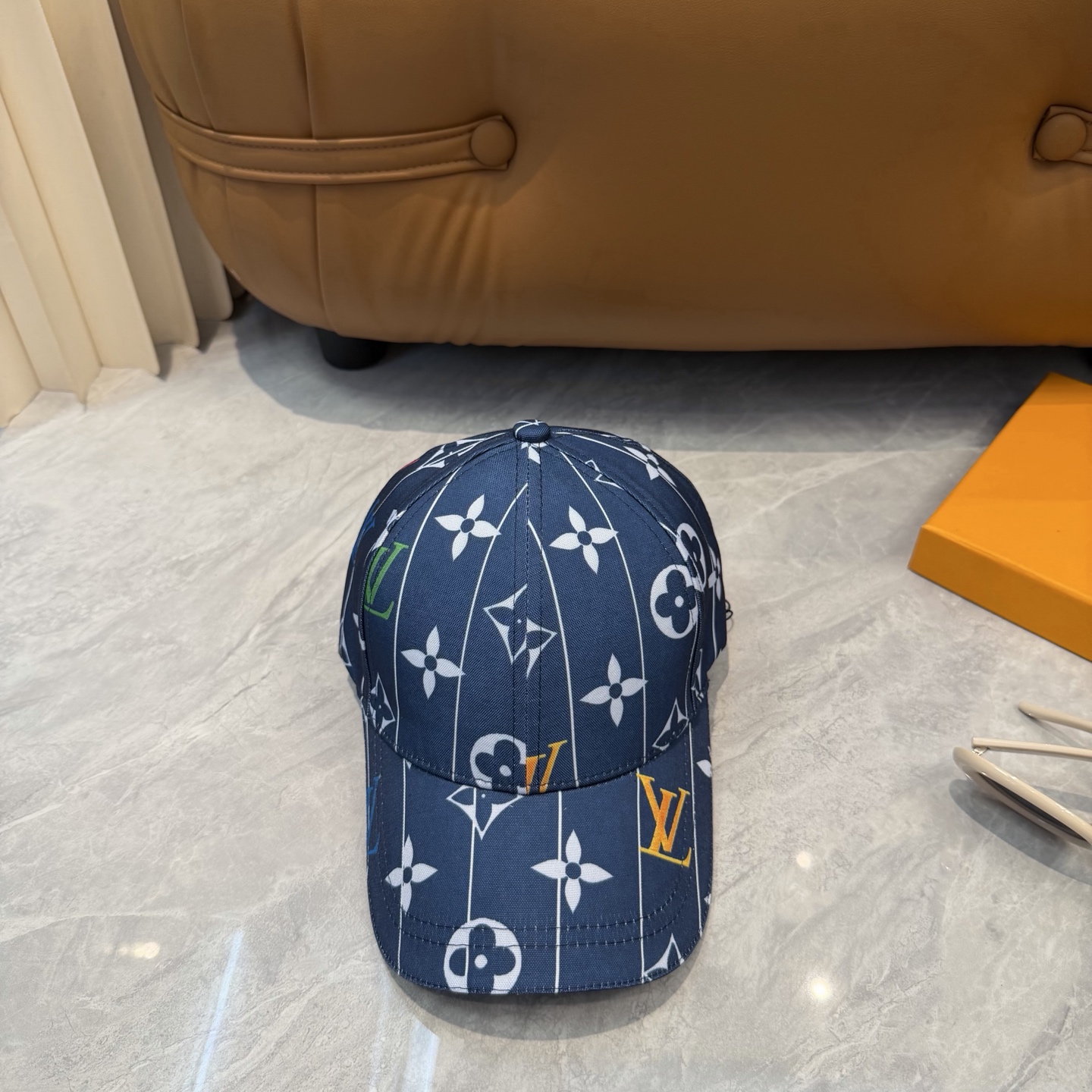 LV 原單 男/女款 深藍滿版老花棒球帽 經典潮流款| 11 LV 原單 男/女款 深藍滿版老花棒球帽 經典潮流款