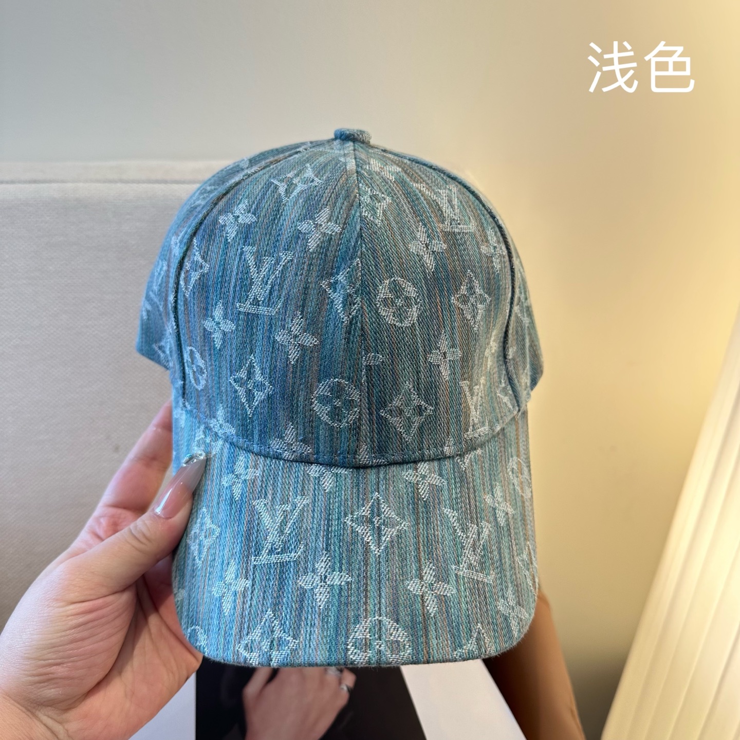 LV A貨 男/女款 淺藍漸層老花棒球帽 清新百搭款| 11 LV A貨 男/女款 淺藍漸層老花棒球帽 清新百搭款