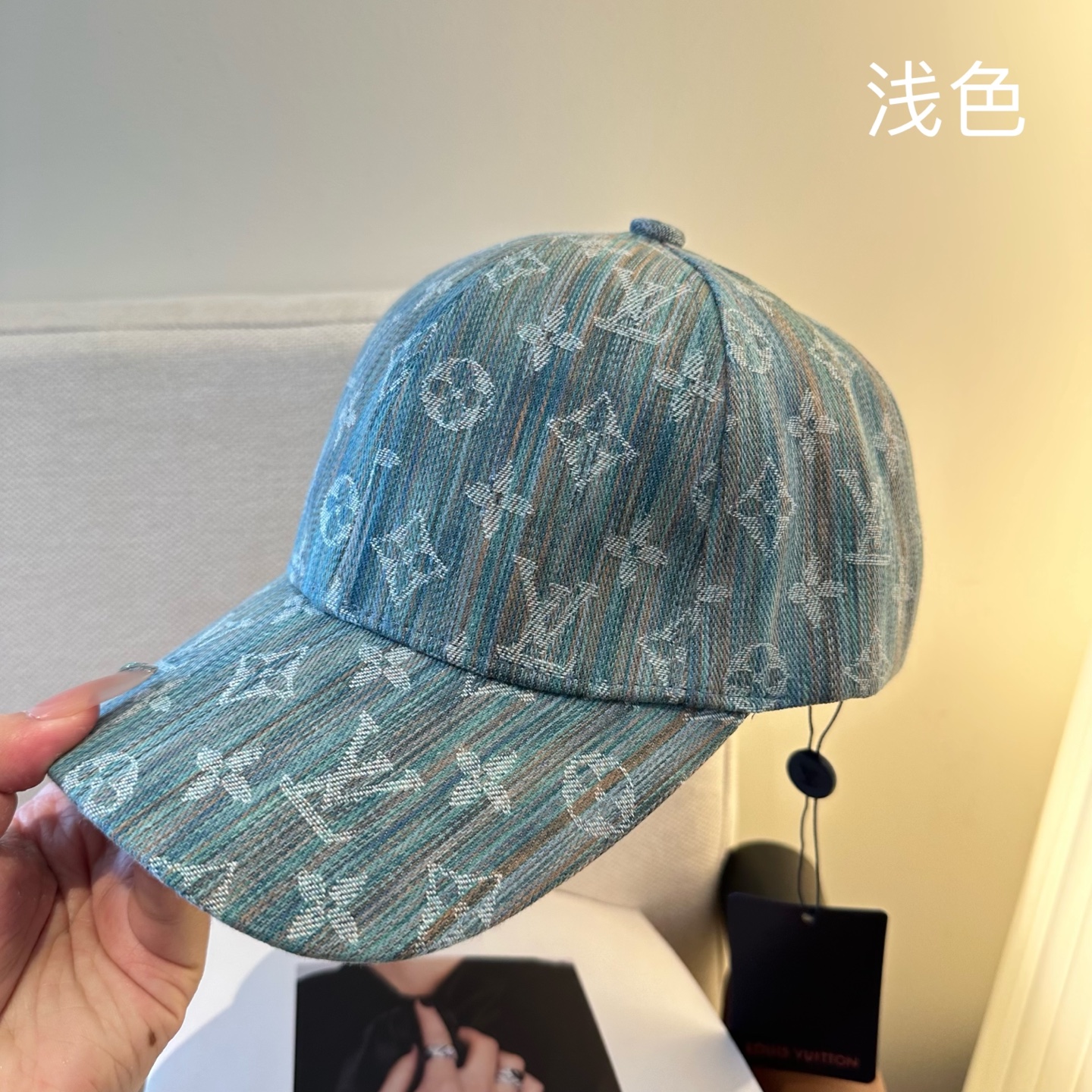 LV A貨 男/女款 淺藍漸層老花棒球帽 清新百搭款| 9 LV A貨 男/女款 淺藍漸層老花棒球帽 清新百搭款