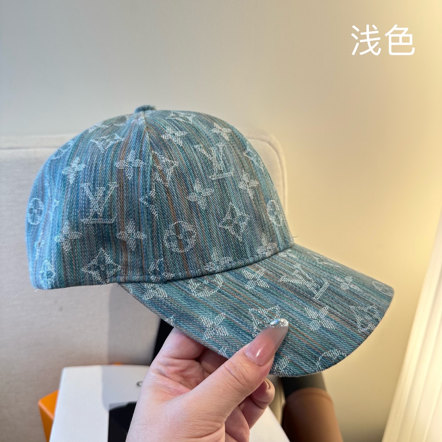 LV A貨 男/女款 淺藍漸層老花棒球帽 清新百搭款| 8 LV A貨 男/女款 淺藍漸層老花棒球帽 清新百搭款