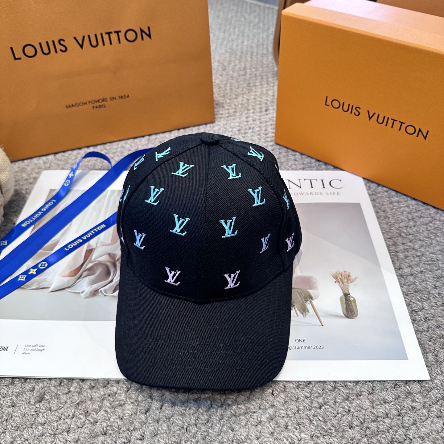 LV 高仿 男/女款 黑色滿版刺繡LOGO棒球帽 潮流百搭款
