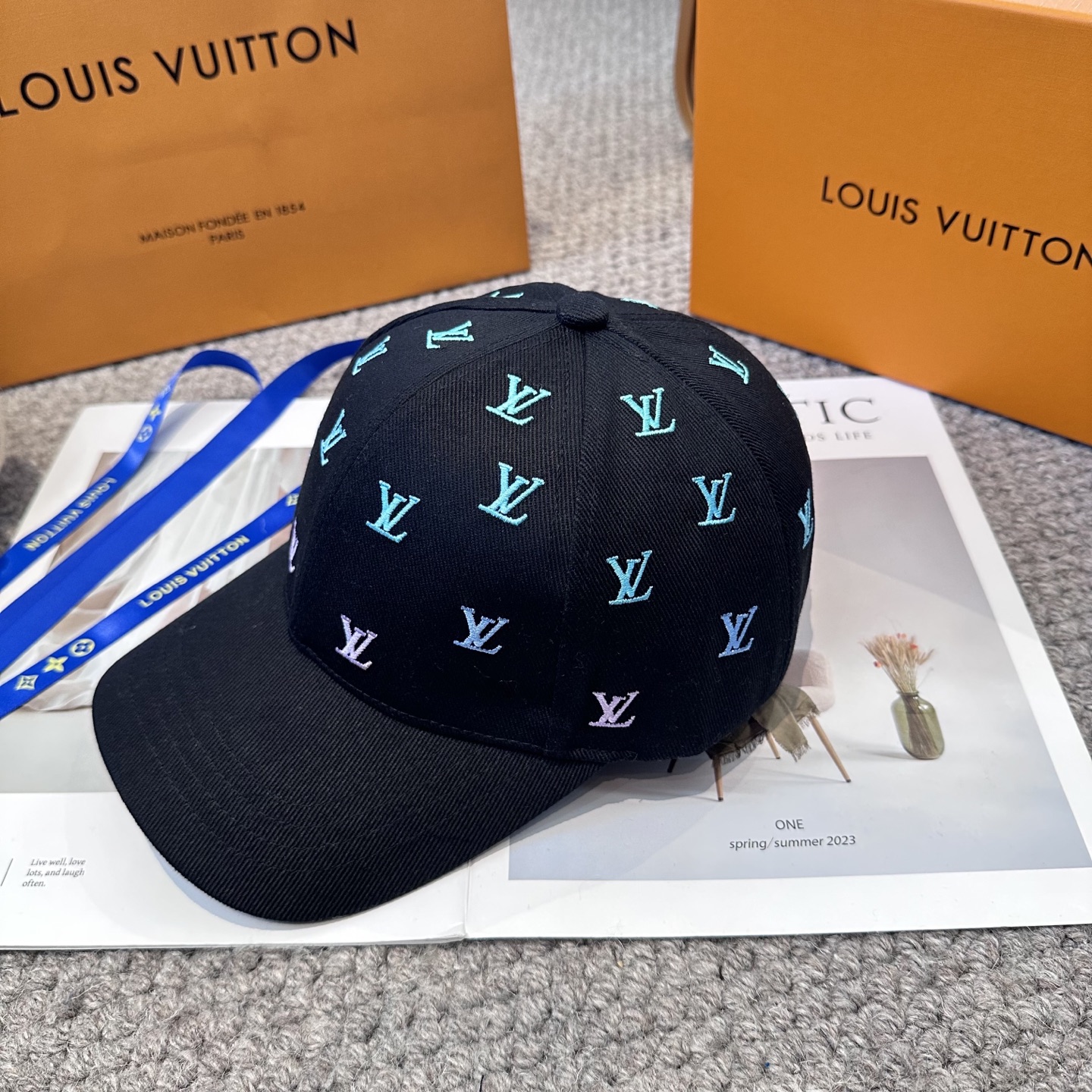 LV 高仿 男/女款 黑色滿版刺繡LOGO棒球帽 潮流百搭款| 13 LV 高仿 男/女款 黑色滿版刺繡LOGO棒球帽 潮流百搭款