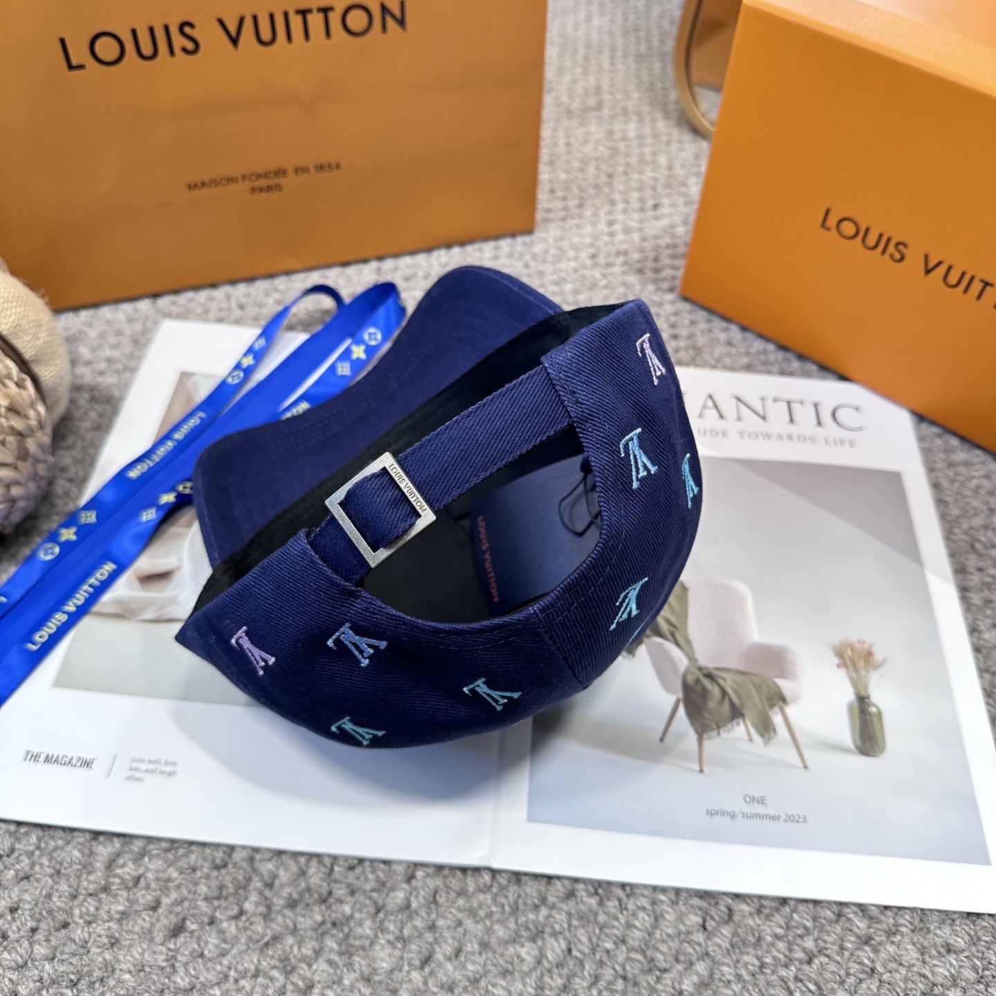 LV 一比一 男/女款 深藍刺繡LOGO棒球帽 簡約潮流款| 15 LV 一比一 男/女款 深藍刺繡LOGO棒球帽 簡約潮流款