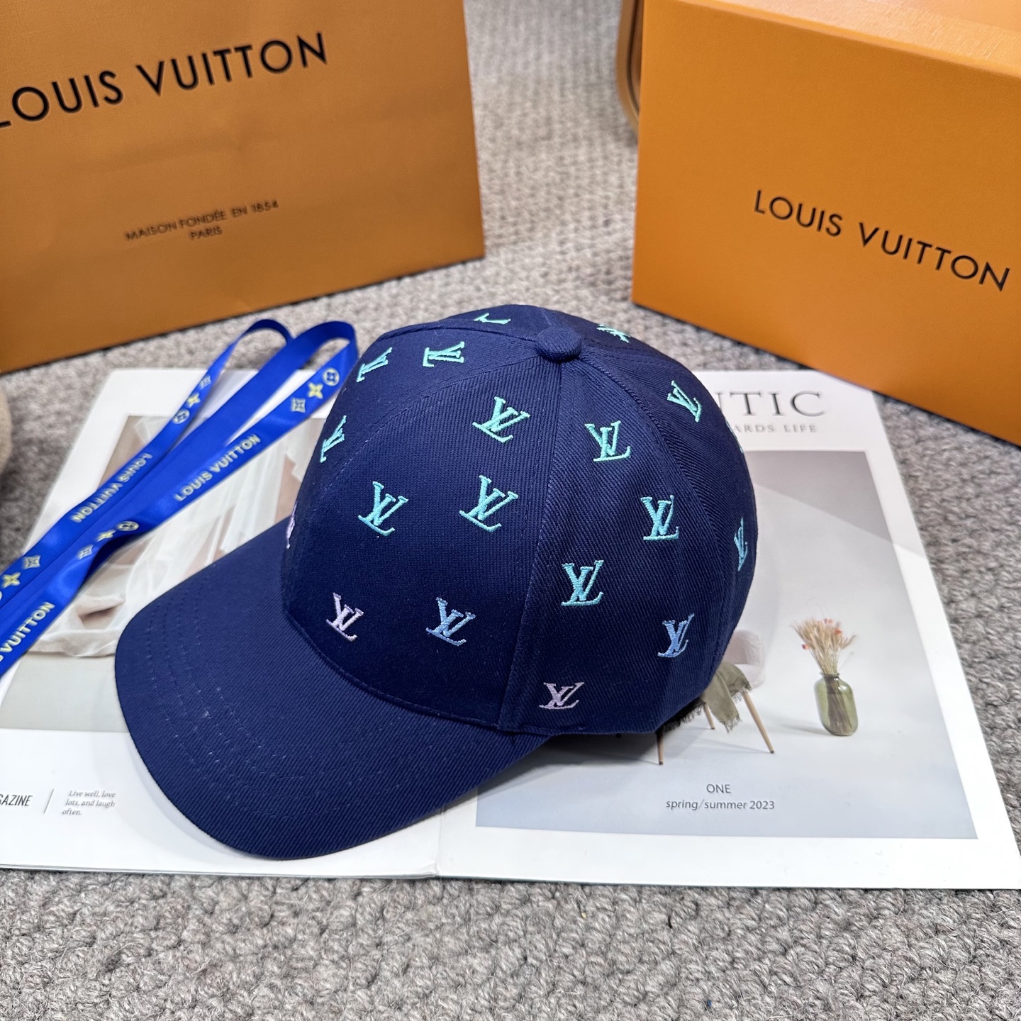 LV 一比一 男/女款 深藍刺繡LOGO棒球帽 簡約潮流款| 13 LV 一比一 男/女款 深藍刺繡LOGO棒球帽 簡約潮流款