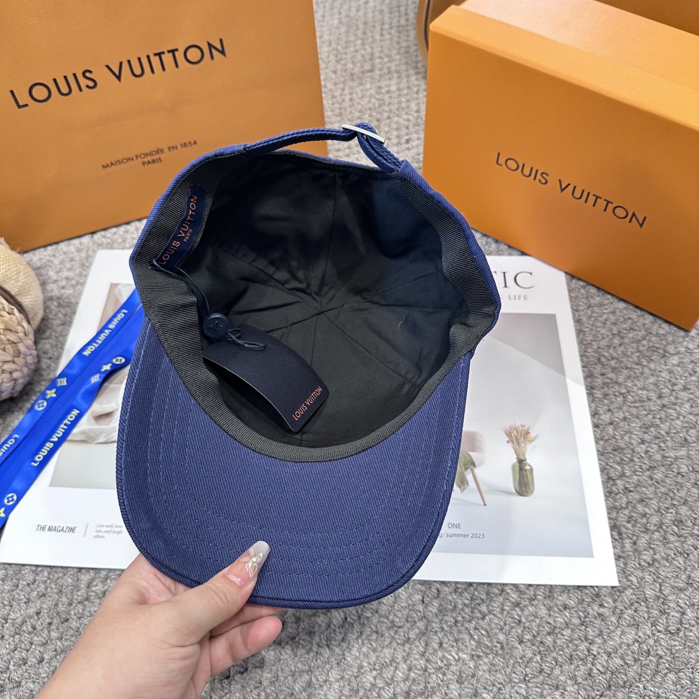 LV 一比一 男/女款 深藍刺繡LOGO棒球帽 簡約潮流款| 7 LV 一比一 男/女款 深藍刺繡LOGO棒球帽 簡約潮流款