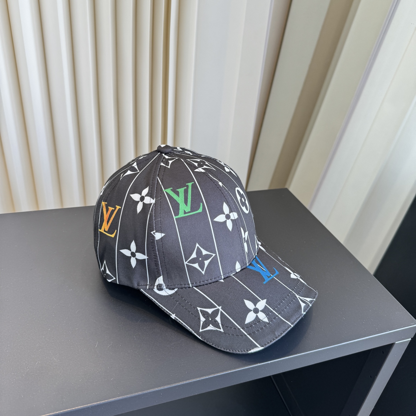 LV A貨 男/女款 黑灰滿版老花棒球帽 經典百搭款| 14 LV A貨 男/女款 黑灰滿版老花棒球帽 經典百搭款