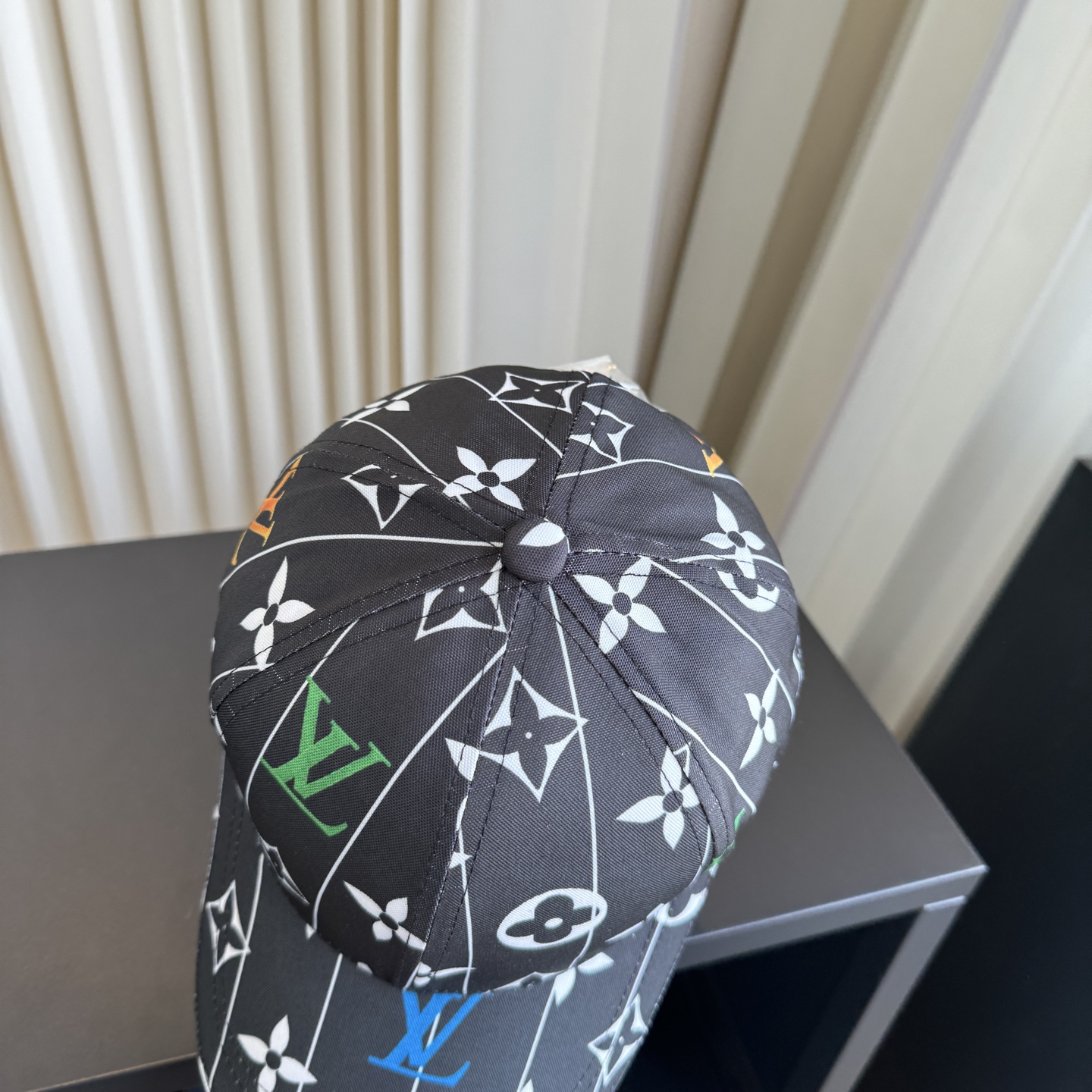LV A貨 男/女款 黑灰滿版老花棒球帽 經典百搭款| 12 LV A貨 男/女款 黑灰滿版老花棒球帽 經典百搭款