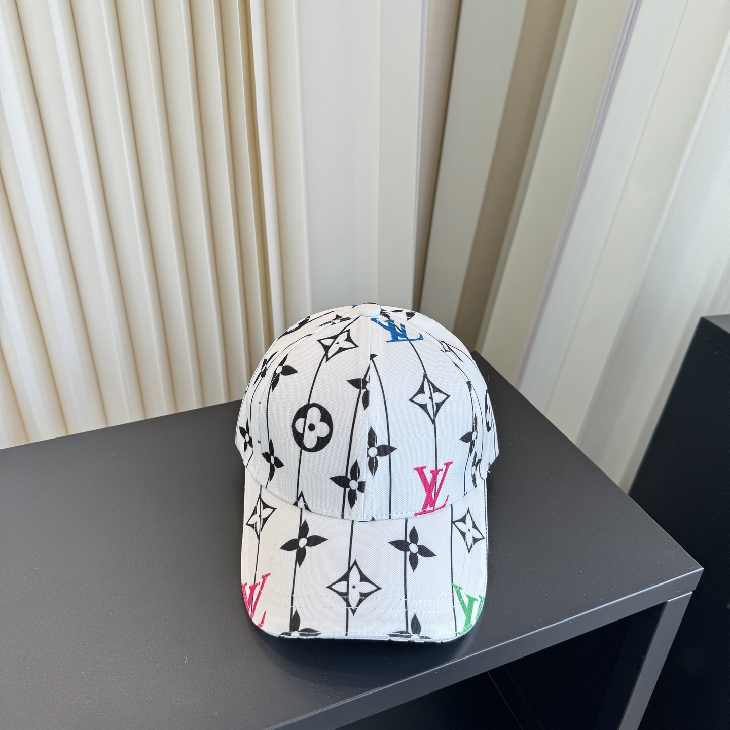 LV 高仿 男/女款 白色滿版老花棒球帽 清爽時尚款| 13 LV 高仿 男/女款 白色滿版老花棒球帽 清爽時尚款
