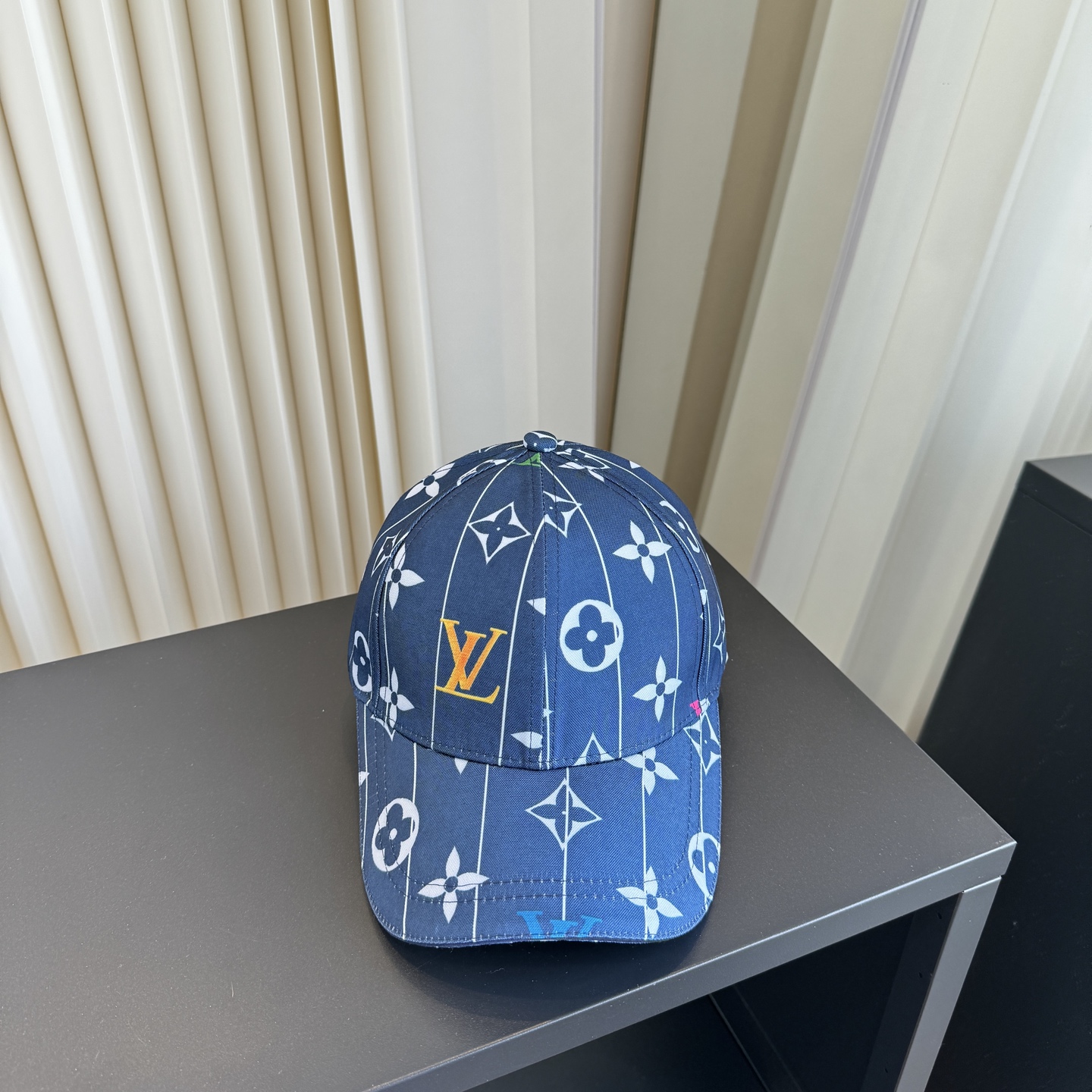 LV 一比一 男女款 經典印花棒球帽 深藍滿版百搭休閒款| 14 LV 一比一 男女款 經典印花棒球帽 深藍滿版百搭休閒款