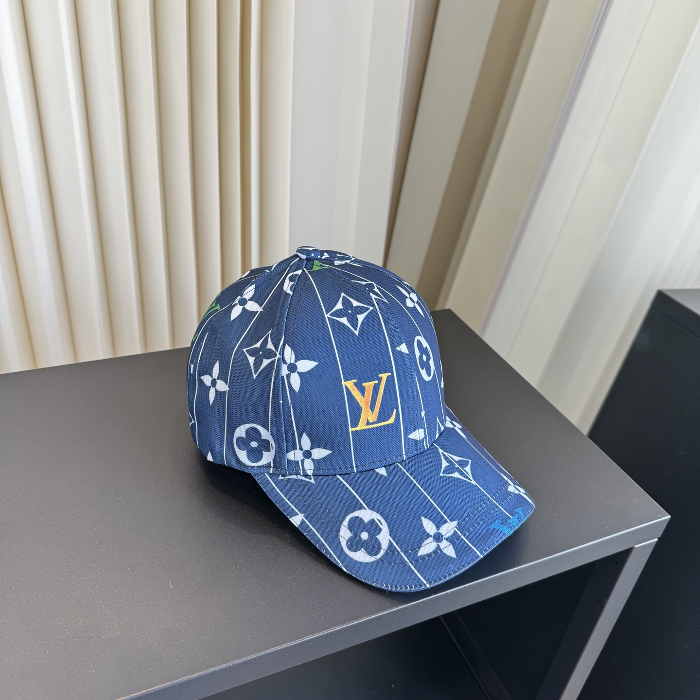 LV 一比一 男女款 經典印花棒球帽 深藍滿版百搭休閒款| 12 LV 一比一 男女款 經典印花棒球帽 深藍滿版百搭休閒款