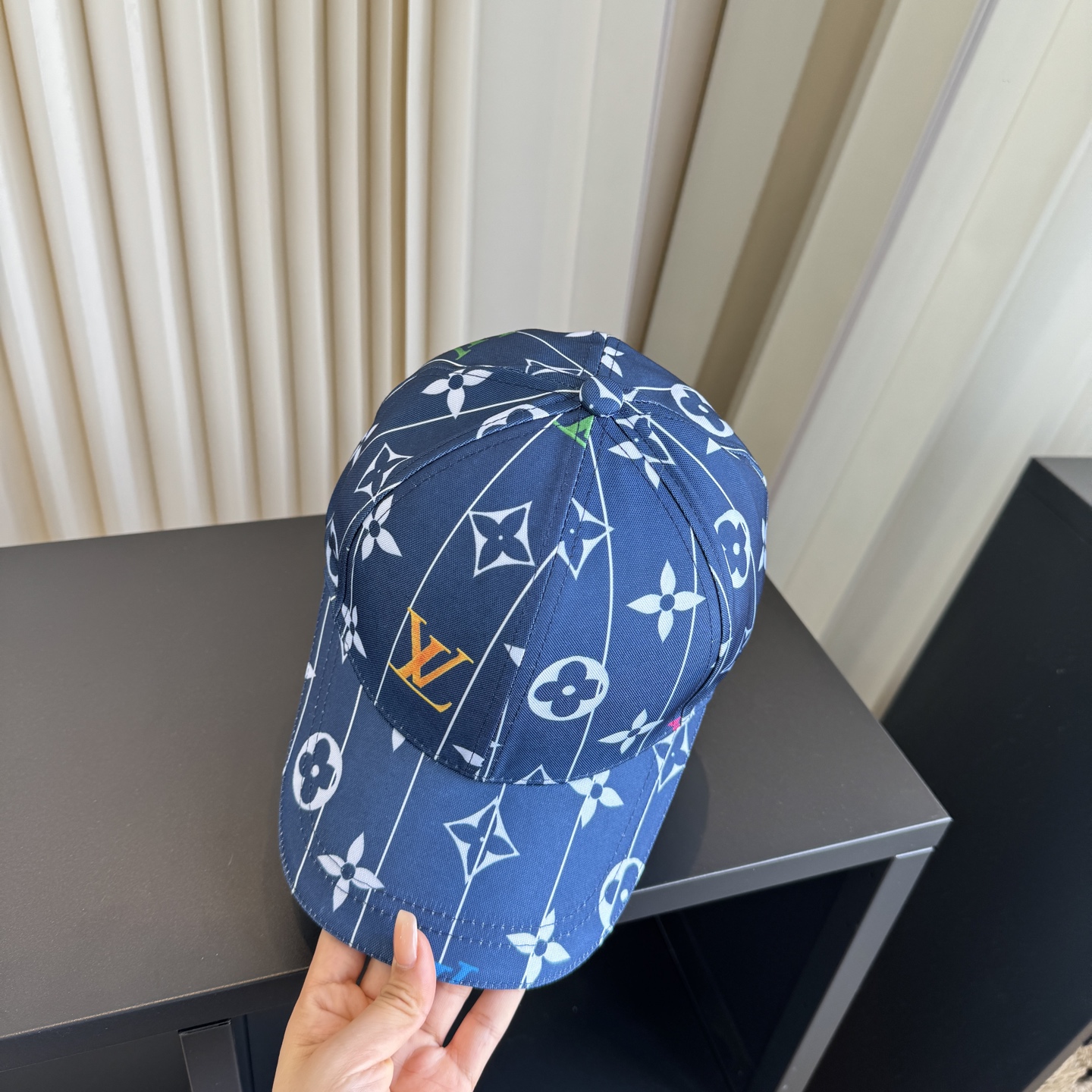 LV 一比一 男女款 經典印花棒球帽 深藍滿版百搭休閒款| 11 LV 一比一 男女款 經典印花棒球帽 深藍滿版百搭休閒款
