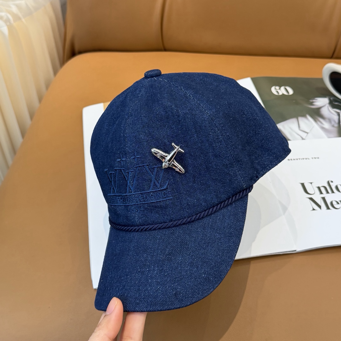 LV A貨 男女款 丹寧飛機裝飾棒球帽 深藍牛仔潮流款| 14 LV A貨 男女款 丹寧飛機裝飾棒球帽 深藍牛仔潮流款