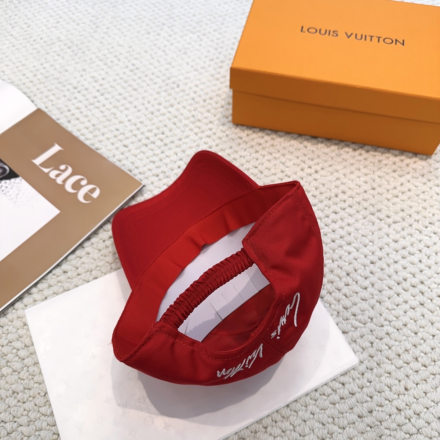 LV棒球帽男女一比一紅色刺繡LOGO休閒百搭鴨舌帽潮流戶外帽子| 13 LV棒球帽男女一比一紅色刺繡LOGO休閒百搭鴨舌帽潮流戶外帽子