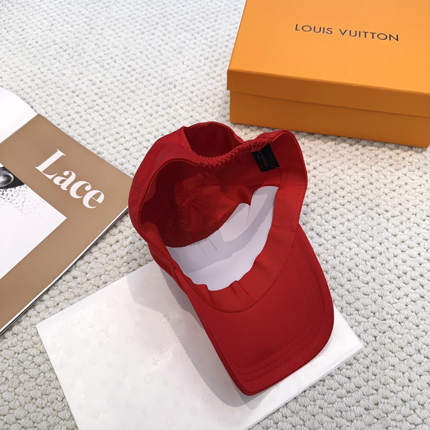 LV棒球帽男女一比一紅色刺繡LOGO休閒百搭鴨舌帽潮流戶外帽子| 12 LV棒球帽男女一比一紅色刺繡LOGO休閒百搭鴨舌帽潮流戶外帽子
