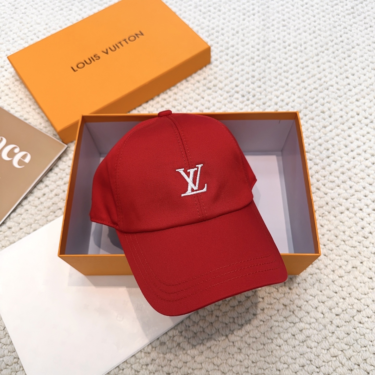 LV棒球帽男女一比一紅色刺繡LOGO休閒百搭鴨舌帽潮流戶外帽子| 11 LV棒球帽男女一比一紅色刺繡LOGO休閒百搭鴨舌帽潮流戶外帽子